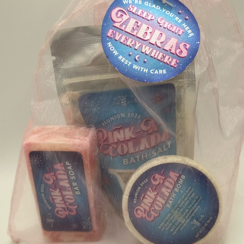Pink A Colada Bath Set - Picture 2 of 3